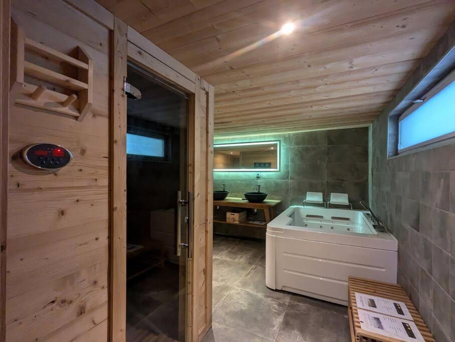Chalet Des Belles Roches, 14 Pers, Garden, Sauna La Bresse Luaran gambar